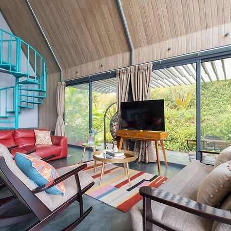 Stayvista'S Celeste Villa - Hill-View Retreat With Infinity Pool Nashik Ngoại thất bức ảnh