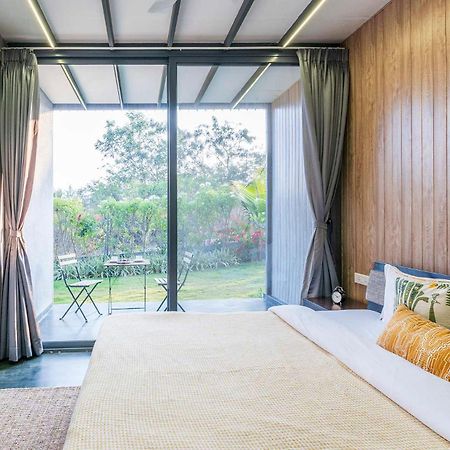 Stayvista'S Celeste Villa - Hill-View Retreat With Infinity Pool Nashik Ngoại thất bức ảnh