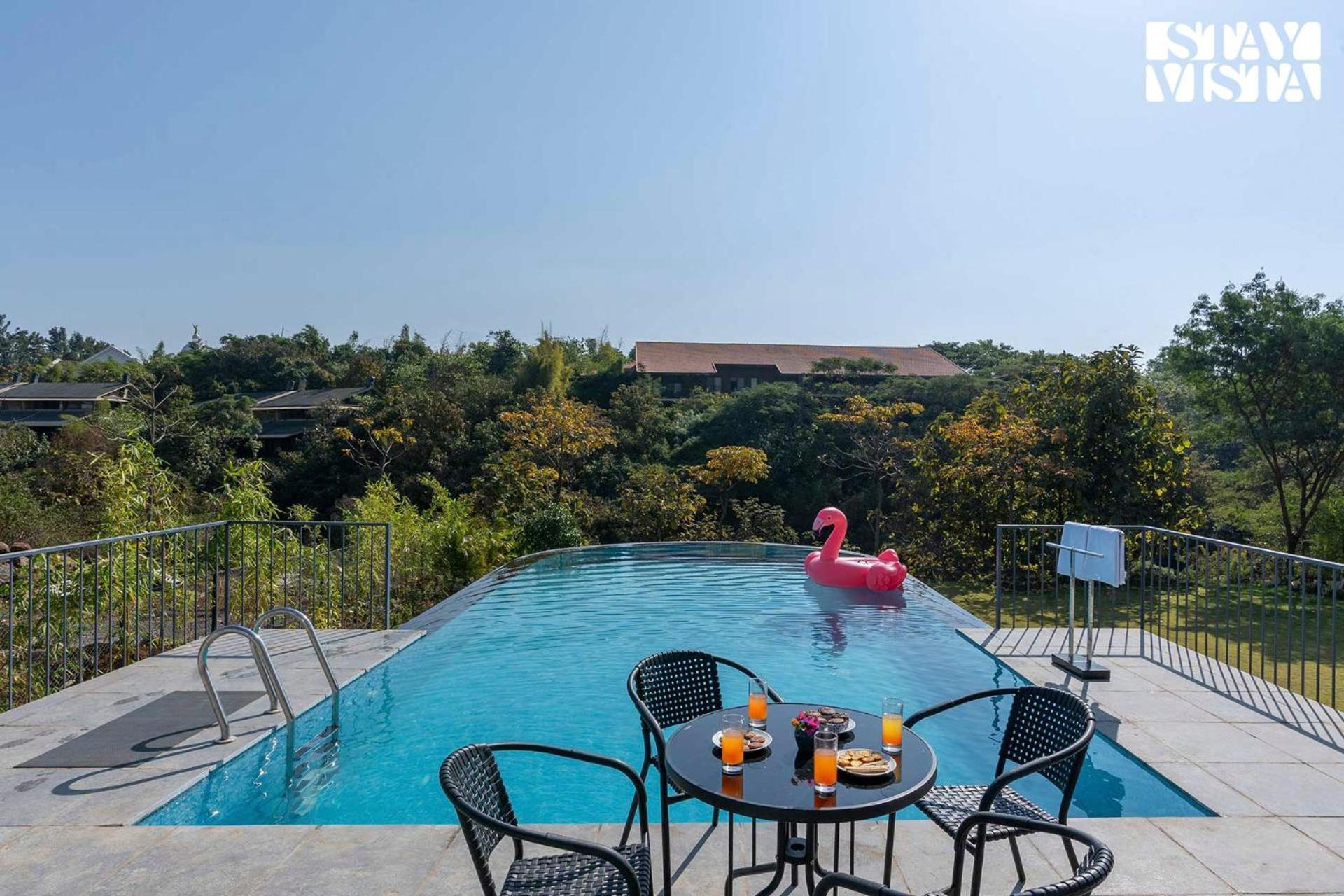 Stayvista'S Celeste Villa - Hill-View Retreat With Infinity Pool Nashik Ngoại thất bức ảnh
